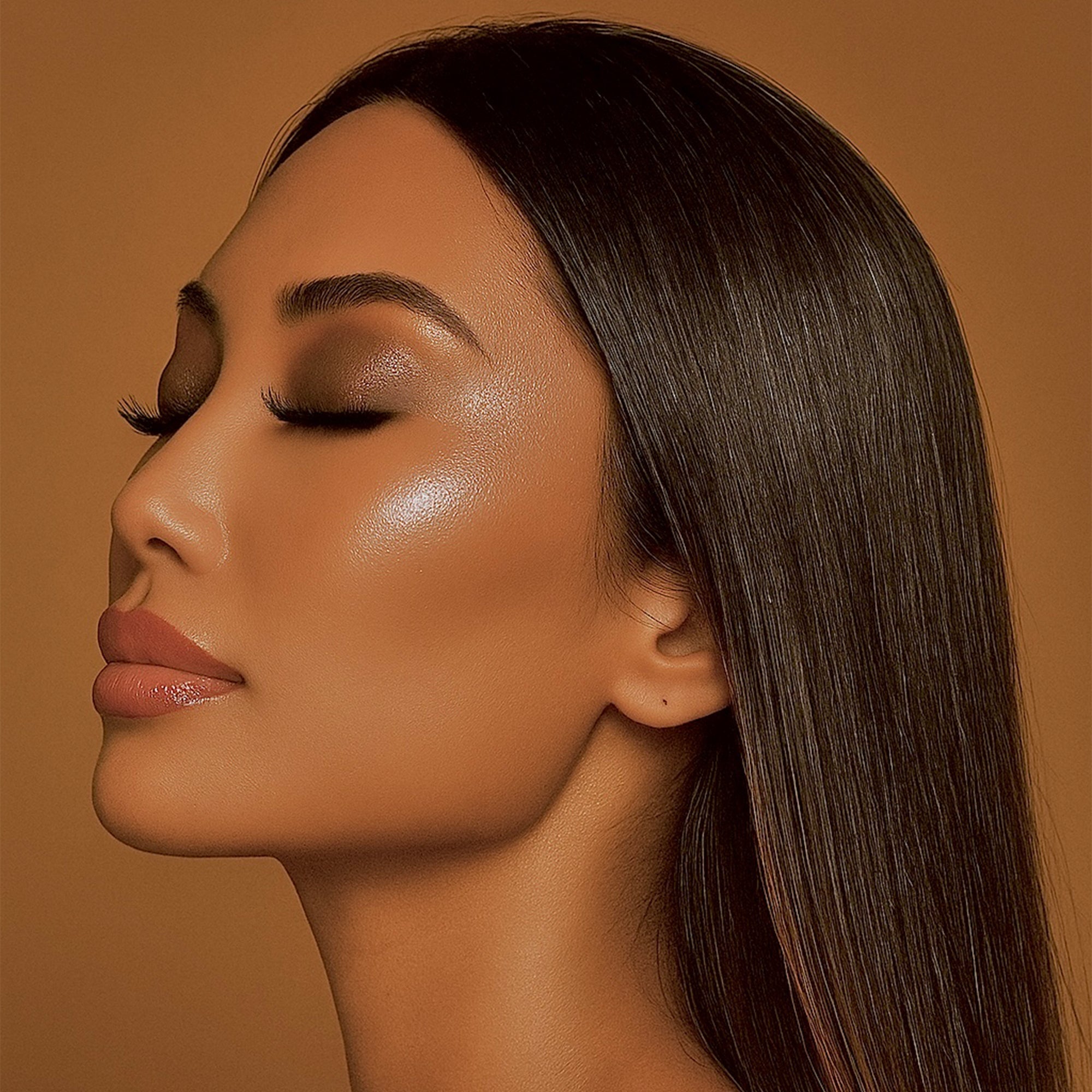 Highligter Glow Veil - Cream Highlighter - Laviva Cosmetics